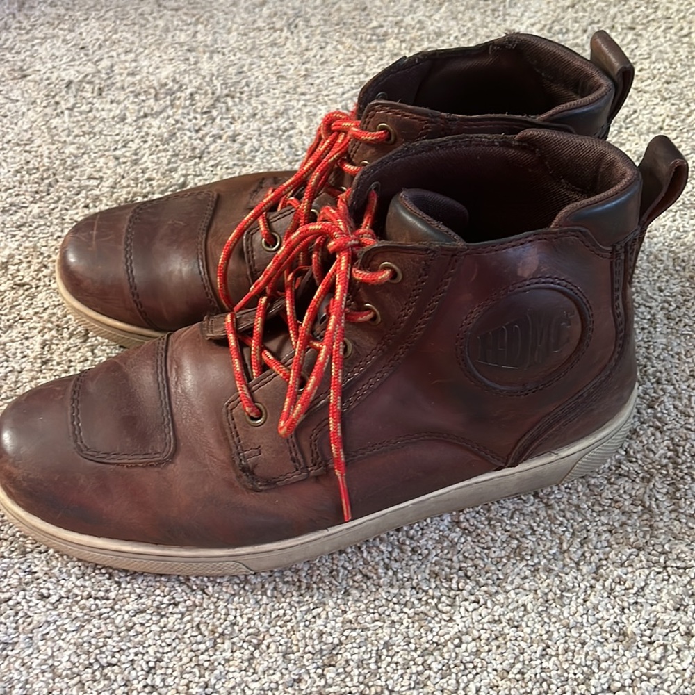 Men’s brown leather Harley Davidson lace up high top shoes. Size 10. - Picture 4 of 11
